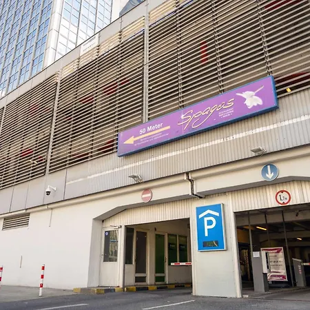 Park By Radisson Alexanderplatz Hotel 4*